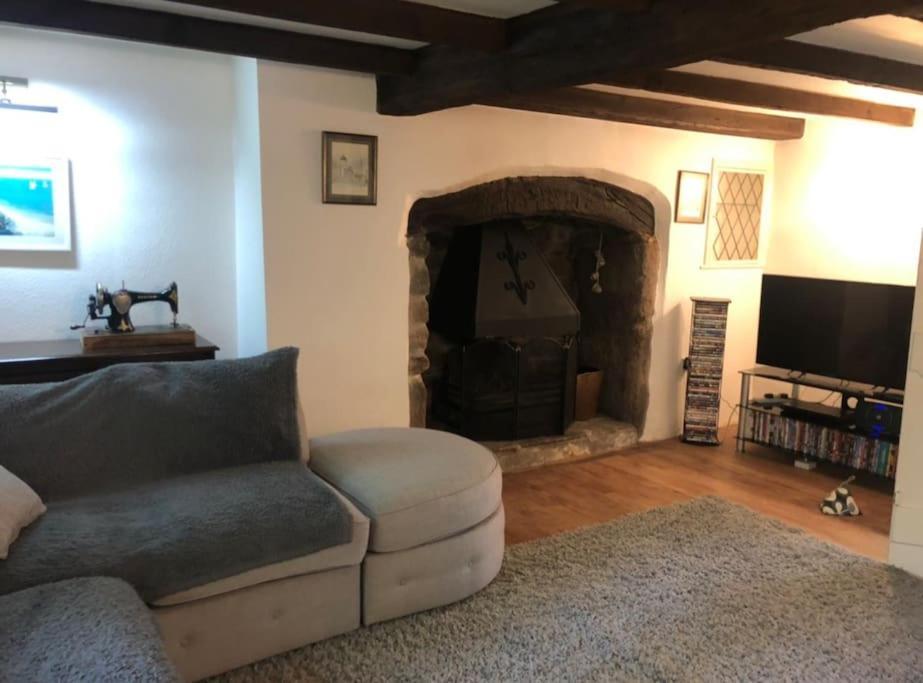 Holiday home Cosy Real Fire Nearby Pub Garden Parking *